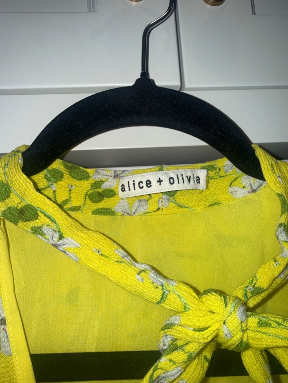 Alice + Olivia Moore Floral Tie-Neck Tunic Dress - Picture 4 of 8